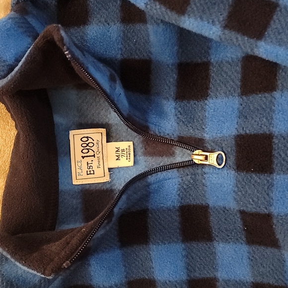 Boys sweater, children's place, size 7/8, blue plaid - Picture 3 of 4